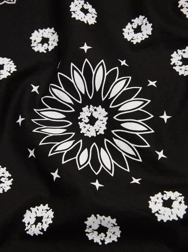 Cotton Wreath bandana met paisleypatroon en krans, zwart