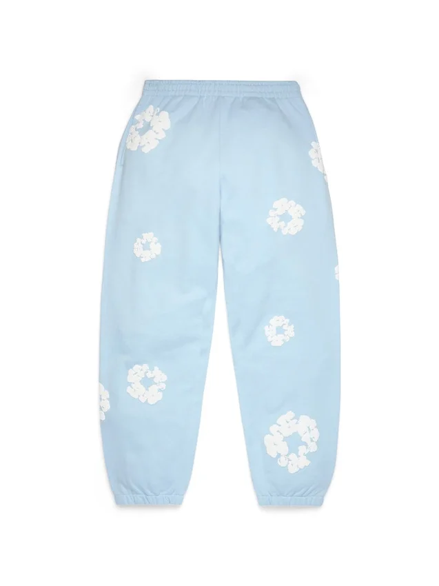 Cotton Wreath Sweatpant met bloemenkrans in poederblauw