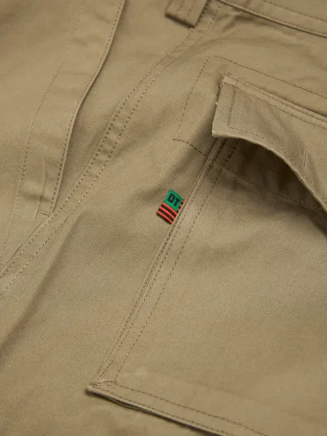 Seizoensgebonden cargoshort in tan